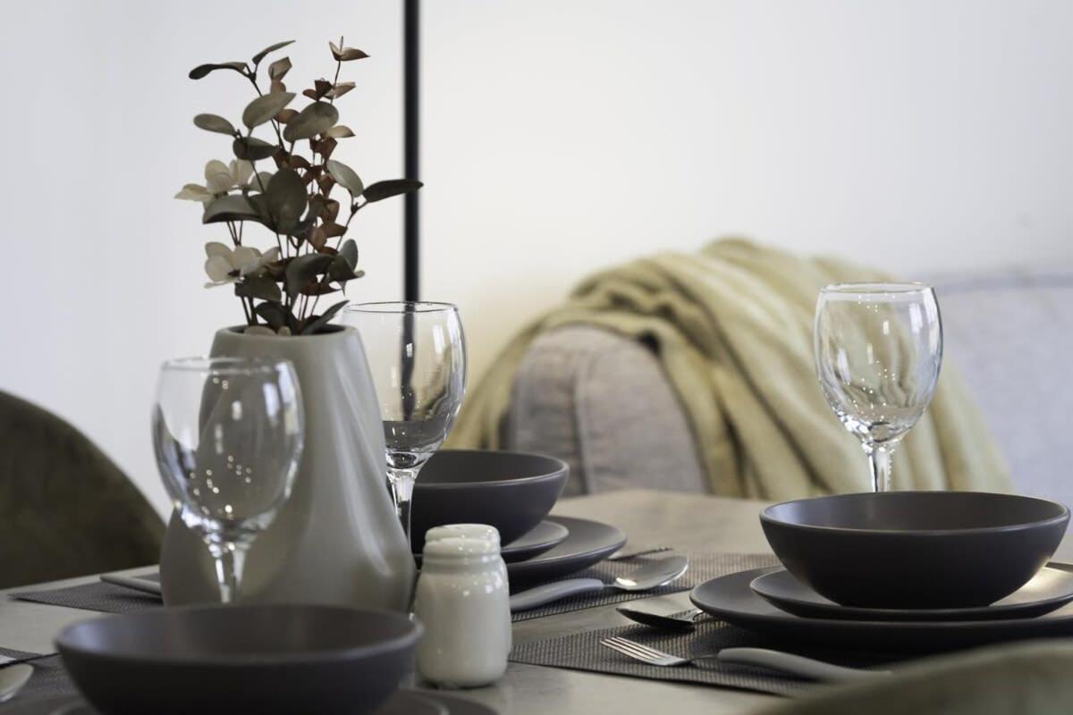 Modern And Bright 2 Bed Apartment In Ashford Ashford  Exterior foto